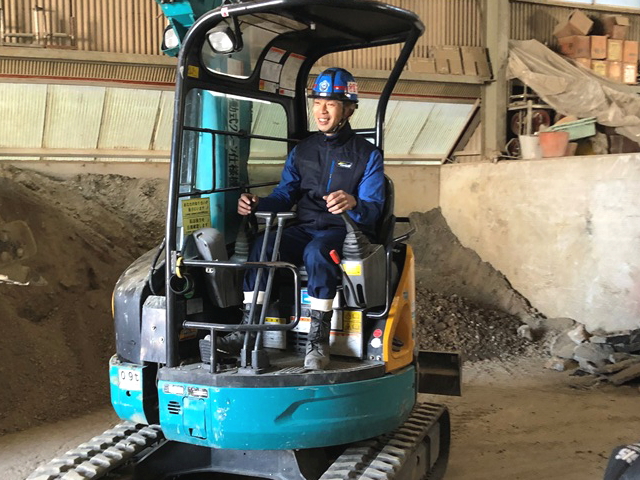 居蔵管工-作業風景